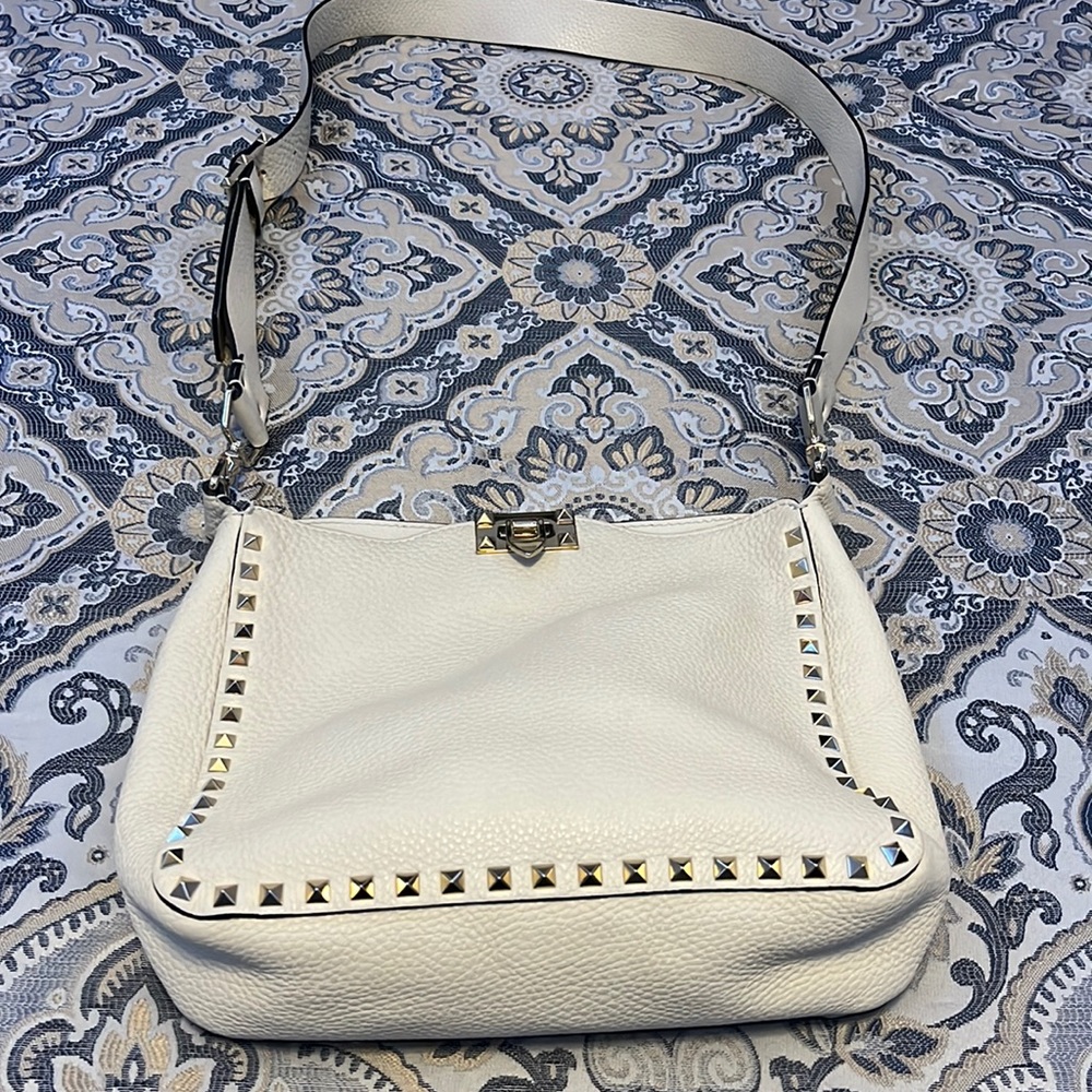 Valentino Garavani Rockstud Pebble Leather Hobo Messenger Bag
